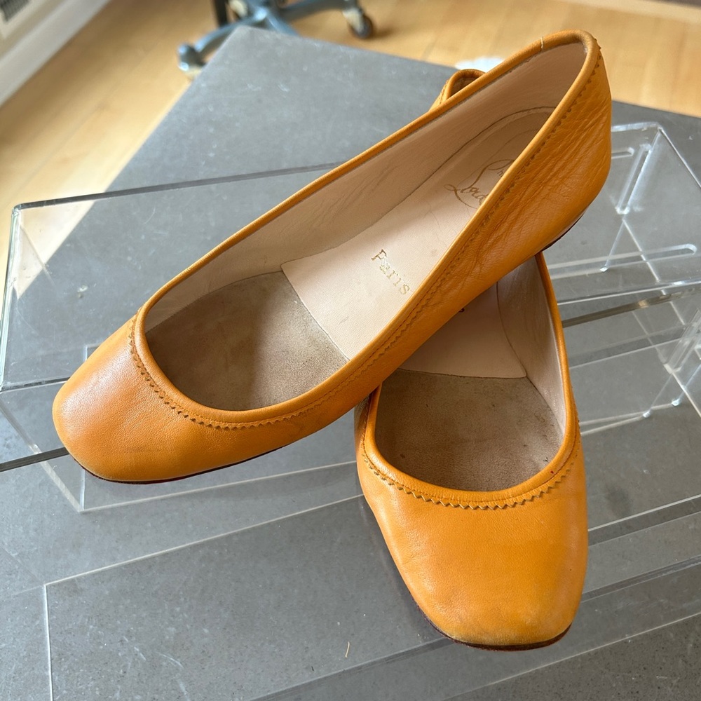 Authentic Christian Louboutin Flats 39